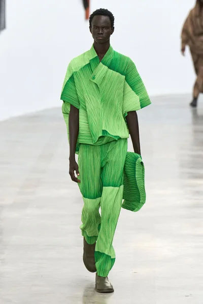 Look 39
